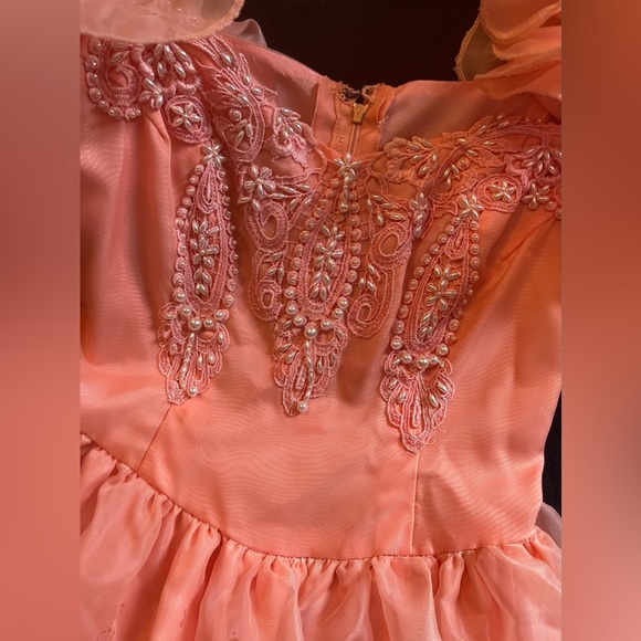 VINTAGE PEACH FORMAL WITH RUFFLES AND RUFFLES - Picture 11 of 11